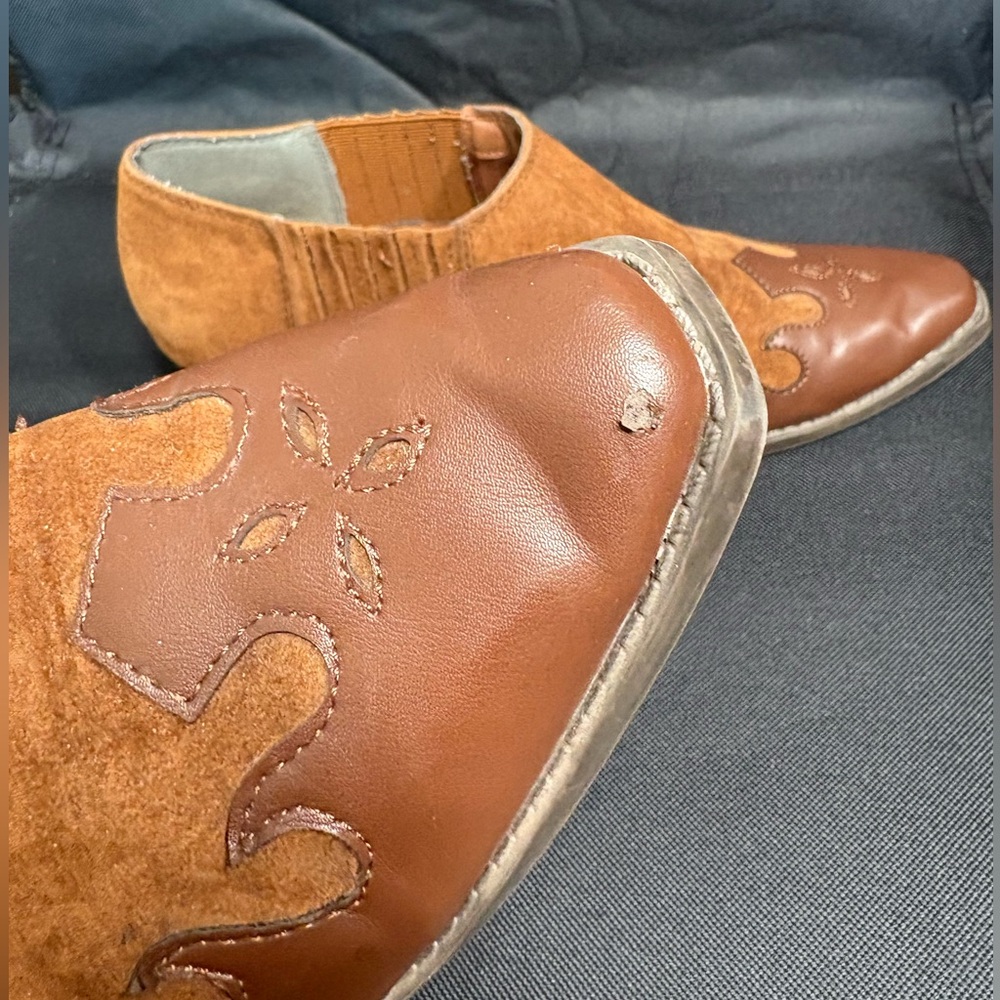 Lowrys Farm Western Style Ankle Mule Booties - Picture 8 of 11